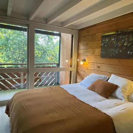Triplex Avec Balcon Et Terrasse Dans La Pinede A 5 Min A Pied Des Commerces Et Du Marche *