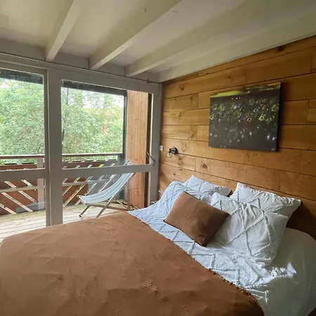 Triplex Avec Balcon Et Terrasse Dans La Pinede A 5 Min A Pied Des Commerces Et Du Marche شقة *